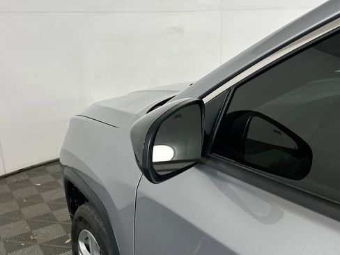 Used 2023 Jeep Compass Latitude image 16