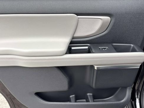 New 2025 Ford Expedition Max Active image 21