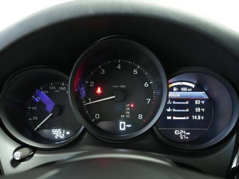 Certified 2025 Porsche Macan AWD/4WD image 14