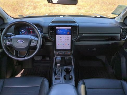 Used 2024 Ford Ranger Lariat w/ Trailer Tow Package image 16