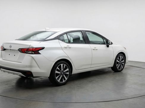 Used 2025 Nissan Versa SV FWD image 9