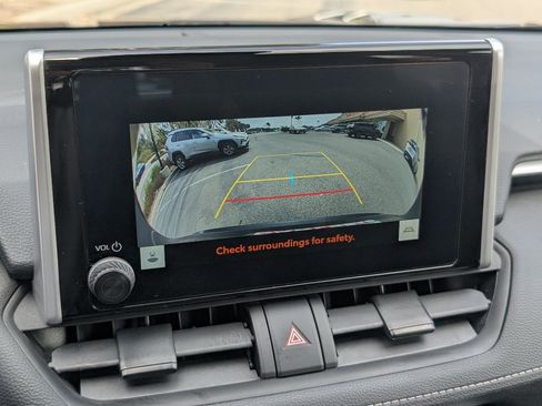 Used 2025 Toyota RAV4 XLE FWD image 6