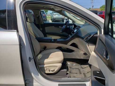 Used 2016 Lincoln MKX Reserve w/ Climate Package AWD/4WD image 18