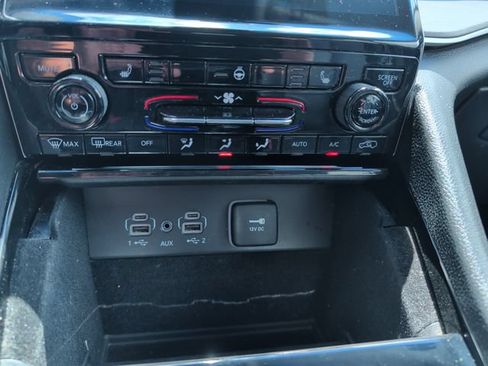 Used 2021 Jeep Grand Cherokee L Limited AWD/4WD image 18