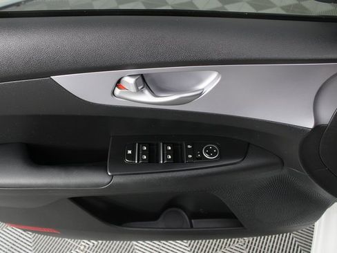 Used 2024 Kia Forte LXS w/ LXS Technology Package image 13