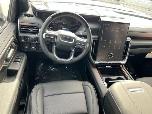 New 2026 GMC Yukon XL Denali w/ Denali Reserve Package RWD image 11