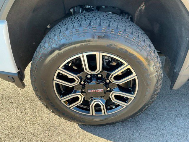 Used 2023 GMC Sierra 2500 AT4 w/ AT4 Premium Plus Package AWD/4WD image 17