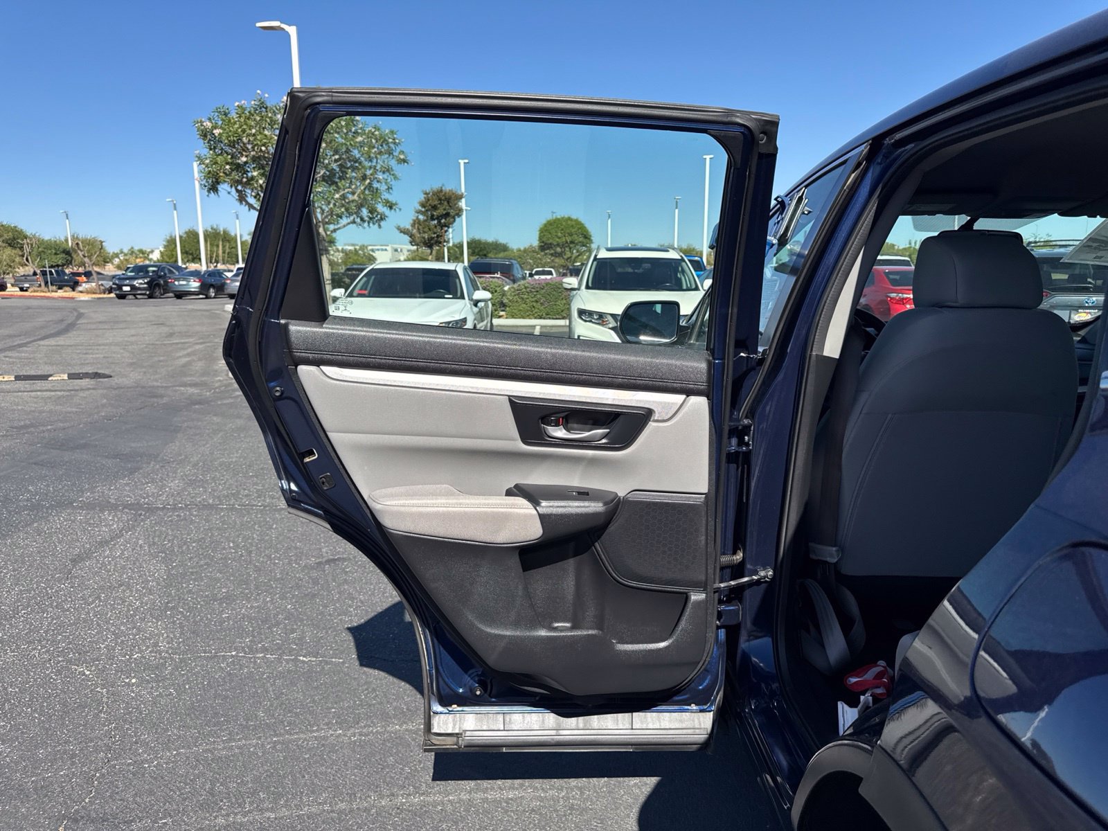 Used 2019 Honda CR-V LX image 17