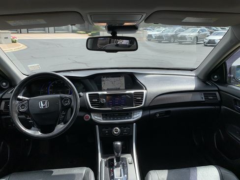 Used 2015 Honda Accord Touring image 30