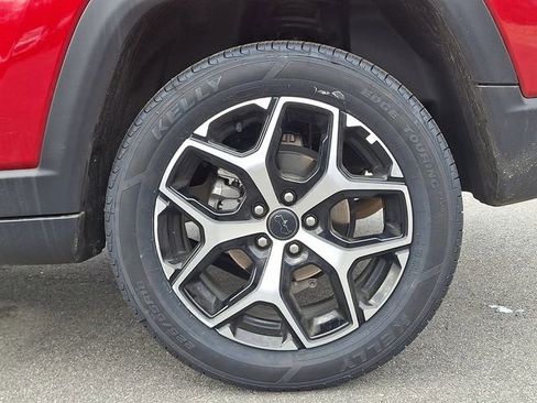 Used 2025 Jeep Compass Limited image 8