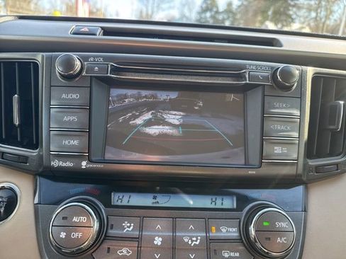 Used 2015 Toyota RAV4 Limited image 29