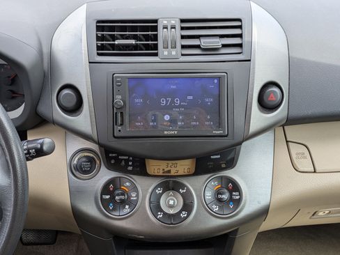 Used 2012 Toyota RAV4 Limited image 16