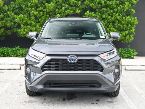 Used 2021 Toyota RAV4 XLE w/ Convenience Package AWD/4WD image 2