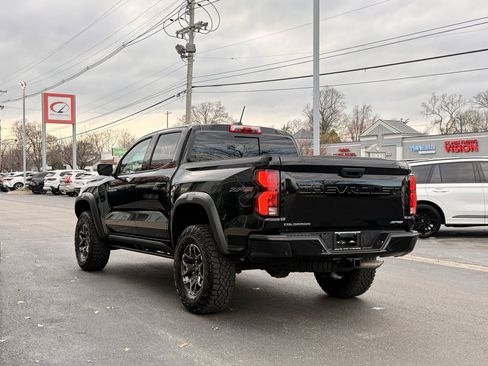 Used 2024 Chevrolet Colorado ZR2 w/ ZR2 Convenience Package III image 3