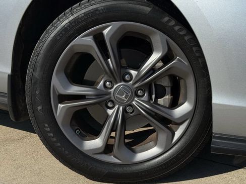 Used 2023 Honda Accord EX image 9