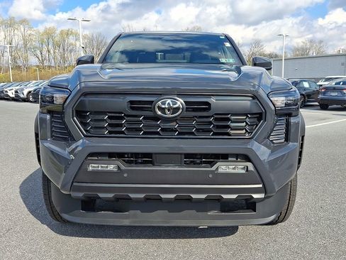 New 2025 Toyota Tacoma TRD Off-Road AWD/4WD image 2