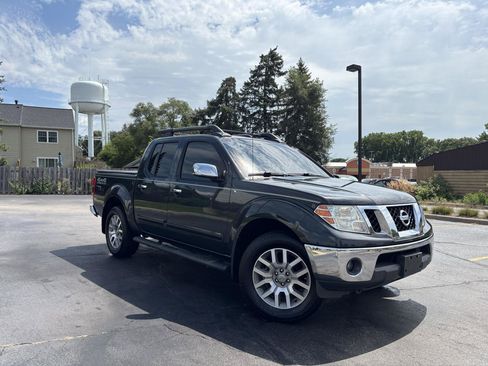 Used 2011 Nissan Frontier SL AWD/4WD image 11