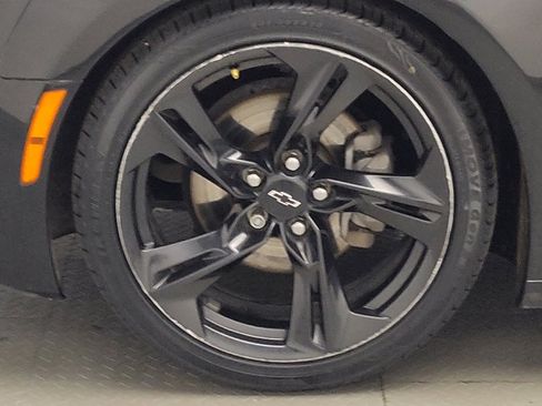 Used 2020 Chevrolet Camaro LT w/ RS Package RWD image 31