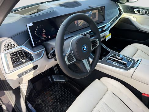 New 2026 BMW X5 xDrive50e w/ Executive Package image 26