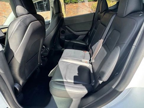 Used 2022 Tesla Model Y Long Range AWD/4WD image 14