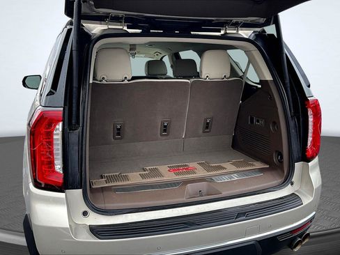 Used 2023 GMC Yukon Denali w/ Max Trailering Package image 5