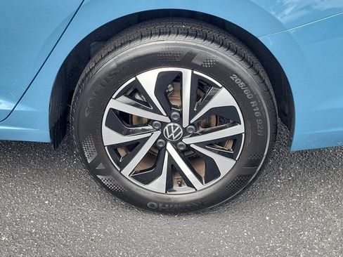 Certified 2025 Volkswagen Jetta S FWD image 29