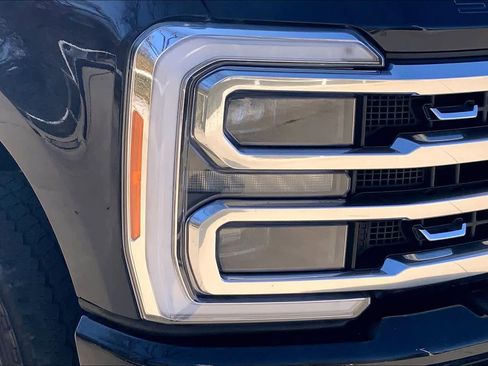 Used 2023 Ford F350 Platinum image 26