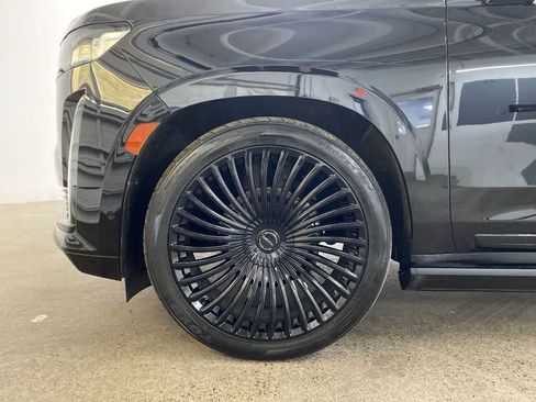 Used 2022 Cadillac Escalade Sport Platinum image 12