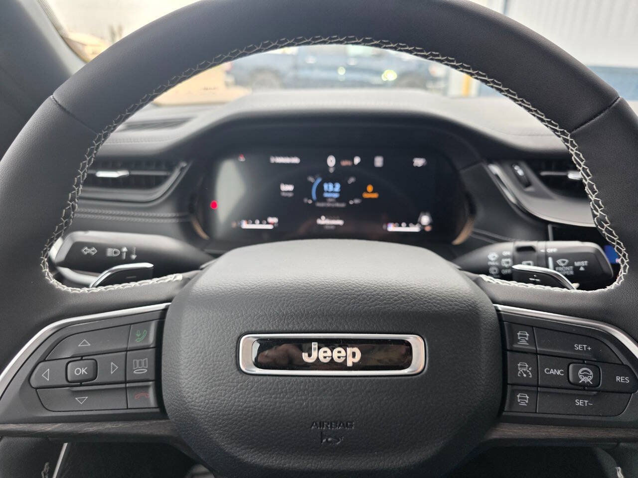 New 2026 Jeep Grand Cherokee Limited w/ Trailer Tow Package AWD/4WD image 7