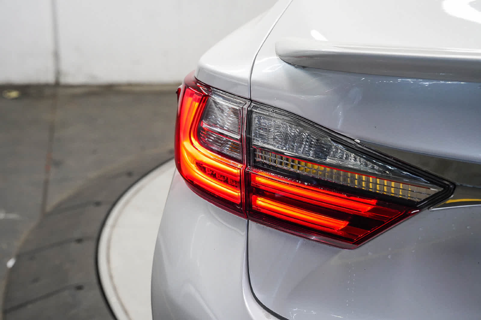 Used 2018 Lexus ES 350 w/ Premier Package FWD image 11