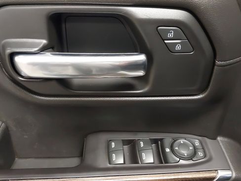 Used 2019 Chevrolet Silverado 1500 RST image 25