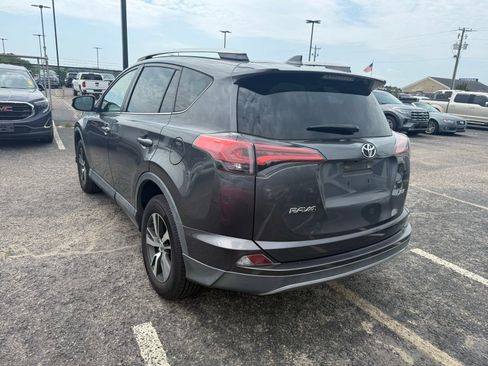 Used 2018 Toyota RAV4 XLE w/ Plus Extra Value Package FWD image 5