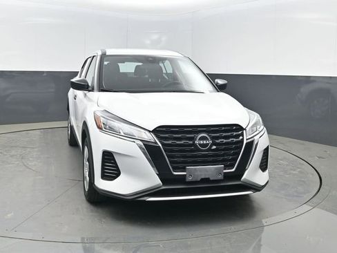 Used 2023 Nissan Kicks S image 33