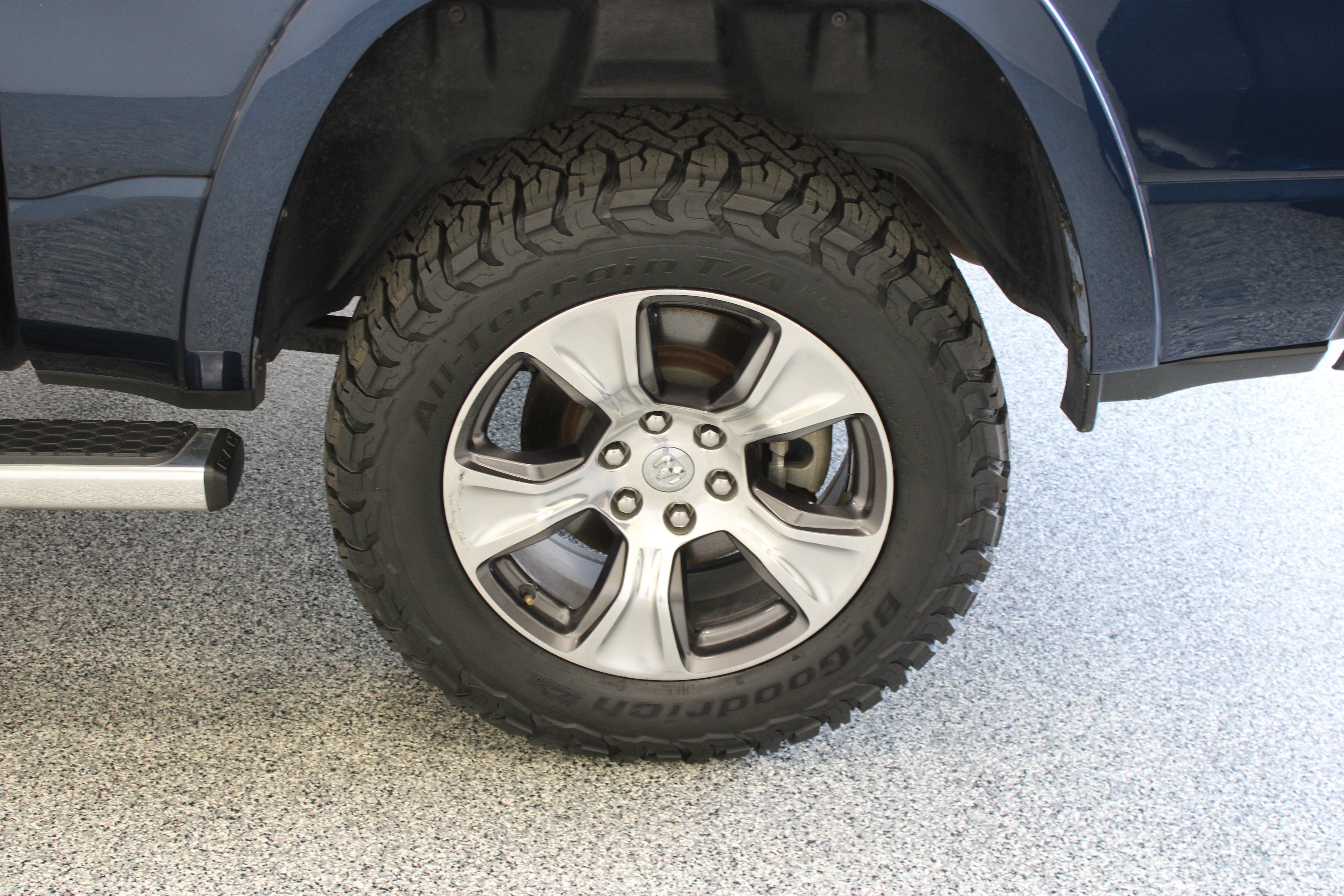 Used 2022 RAM 1500 Laramie AWD/4WD image 12