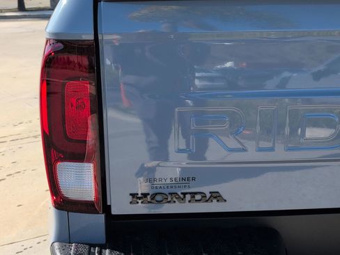 New 2026 Honda Ridgeline Black Edition image 11