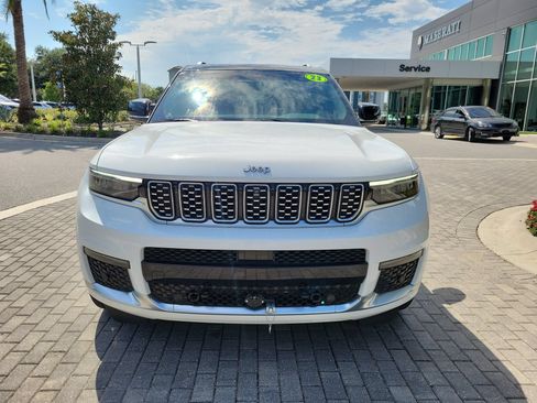 Used 2023 Jeep Grand Cherokee L Summit w/ Luxury Tech Group V AWD/4WD image 9