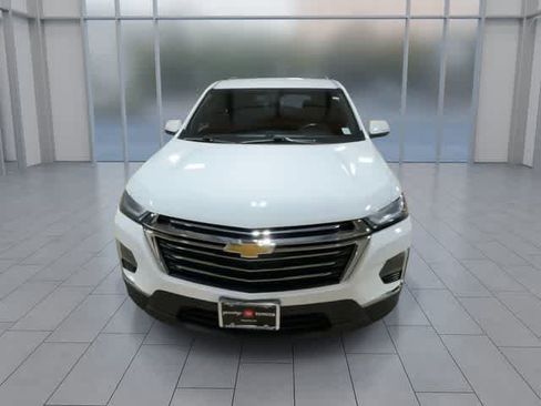 Used 2023 Chevrolet Traverse LT FWD image 3