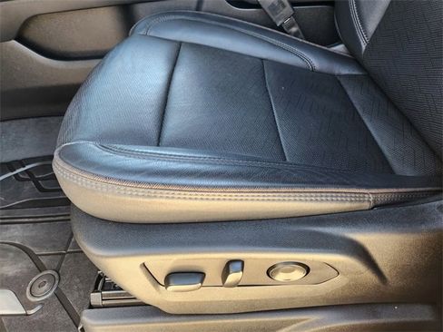 Used 2024 Chevrolet Suburban High Country w/ Advanced Technology Package image 23