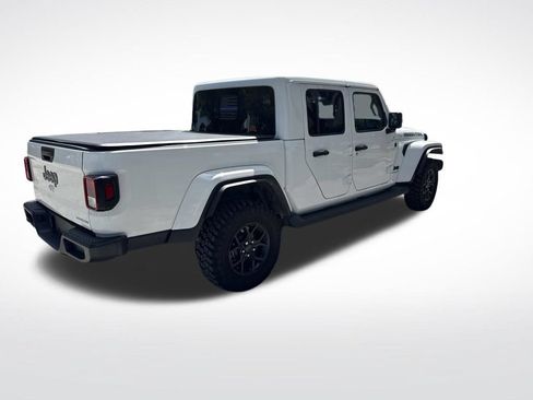 Used 2025 Jeep Gladiator Sport AWD/4WD image 4
