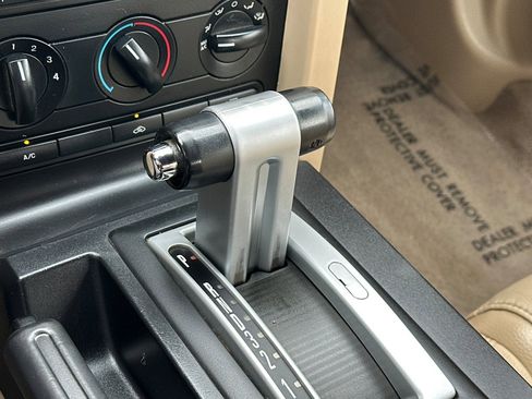 Used 2005 Ford Mustang GT Premium image 31