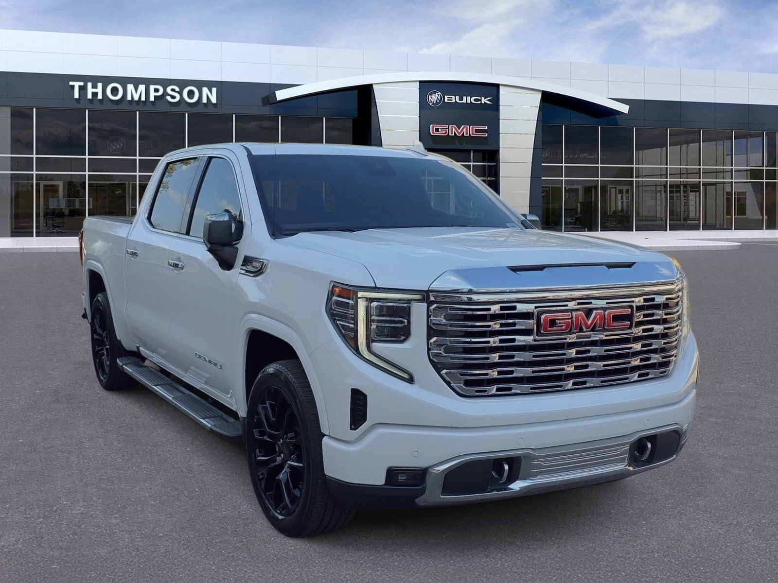 Used 2025 GMC Sierra 1500 Denali w/ Technology Package AWD/4WD image 1