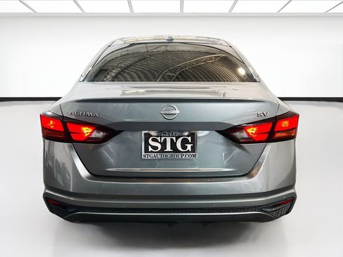 Used 2023 Nissan Altima 2.5 SV FWD image 5