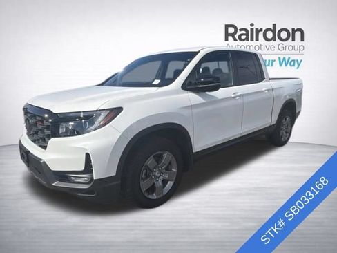 Used 2025 Honda Ridgeline TrailSport image 3