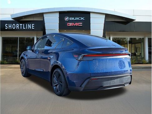 Used 2026 Tesla Model Y Long Range RWD image 5