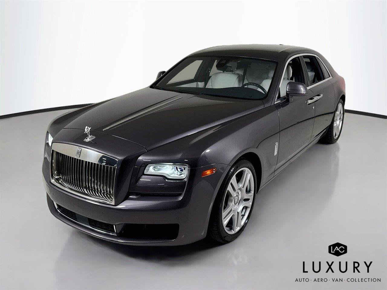 Used 2019 Rolls-Royce Ghost RWD image 3
