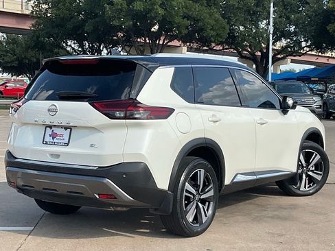 Used 2023 Nissan Rogue SL FWD image 4