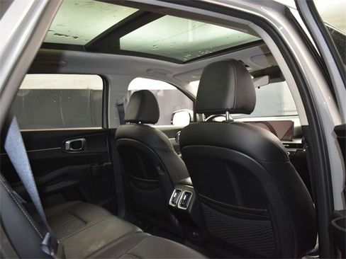 Certified 2025 Kia Sorento S w/ Panoramic Sunroof Package image 12