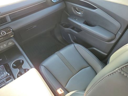 Certified 2024 Honda Pilot Touring image 4