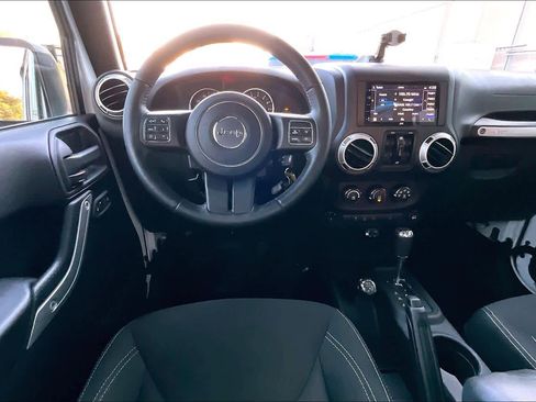 Used 2016 Jeep Wrangler Unlimited Sahara w/ Max Tow Package image 5