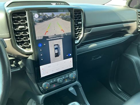 Used 2024 Ford Ranger Lariat w/ Advanced Towing Package image 40